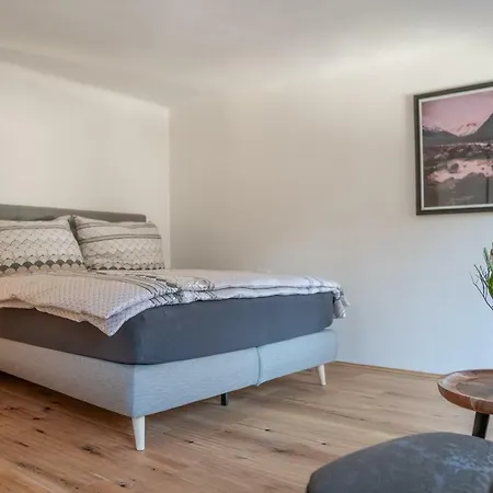 Feriehus Traditionell-modernes Haus In Hoetting Innsbruck